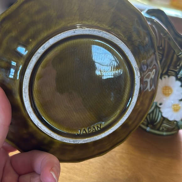 Vintage porcelain pitcher & plate - Picture 7 of 7